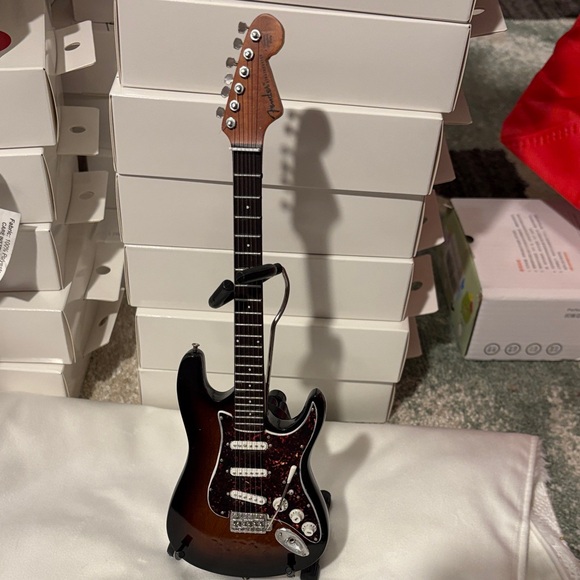 Other - Fender Strat-Sun/Tort Guitar Mini